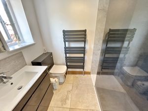 Shower room- click for photo gallery